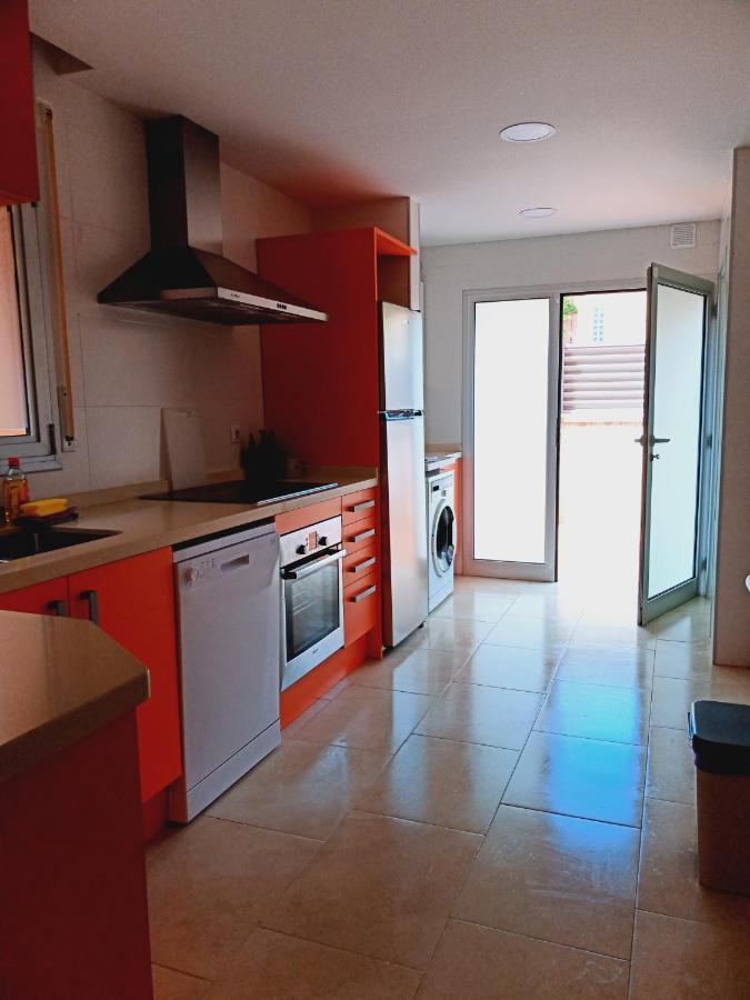 Chalet Amplio Con Jardin Y Zona Barbacoa. レウス エクステリア 写真