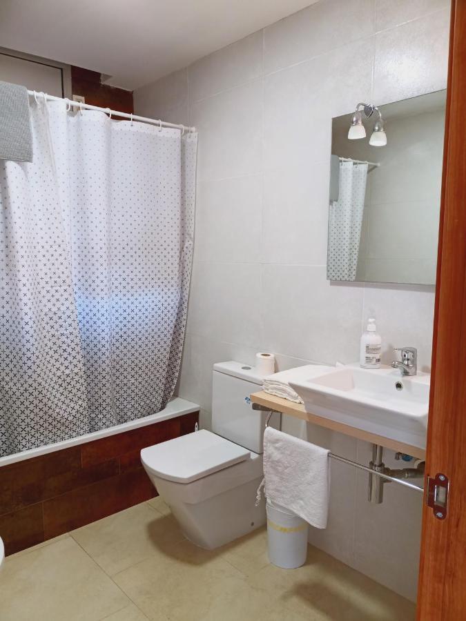 Chalet Amplio Con Jardin Y Zona Barbacoa. レウス エクステリア 写真