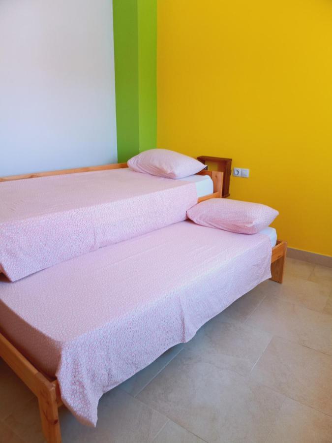 Chalet Amplio Con Jardin Y Zona Barbacoa. レウス エクステリア 写真