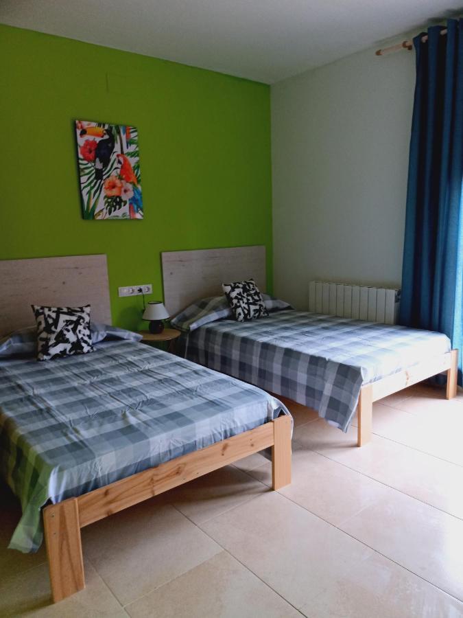 Chalet Amplio Con Jardin Y Zona Barbacoa. レウス エクステリア 写真