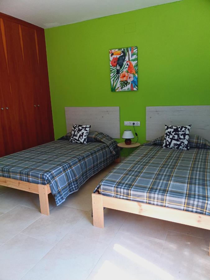 Chalet Amplio Con Jardin Y Zona Barbacoa. レウス エクステリア 写真