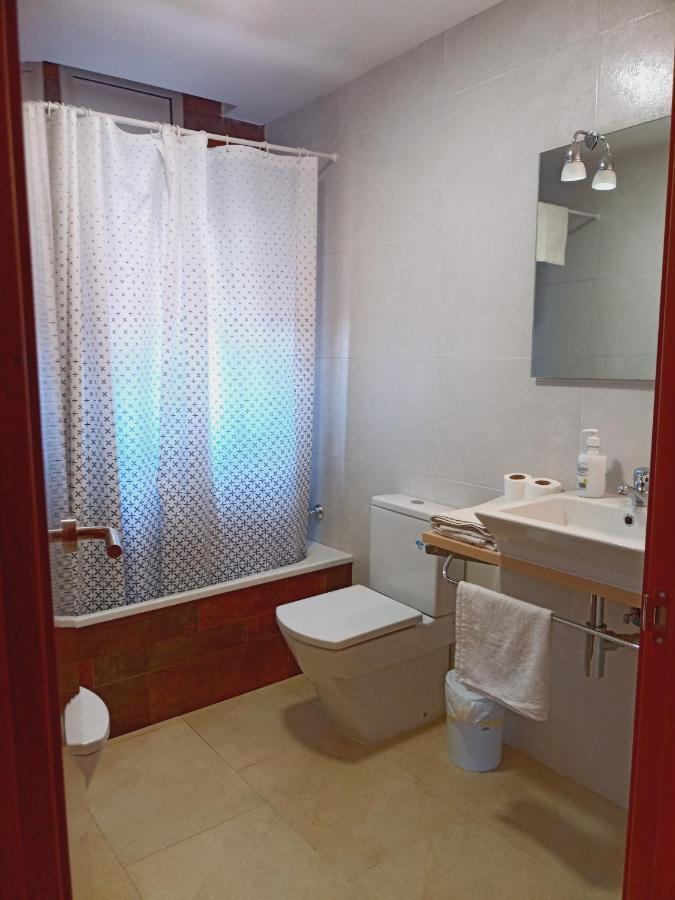 Chalet Amplio Con Jardin Y Zona Barbacoa. レウス エクステリア 写真